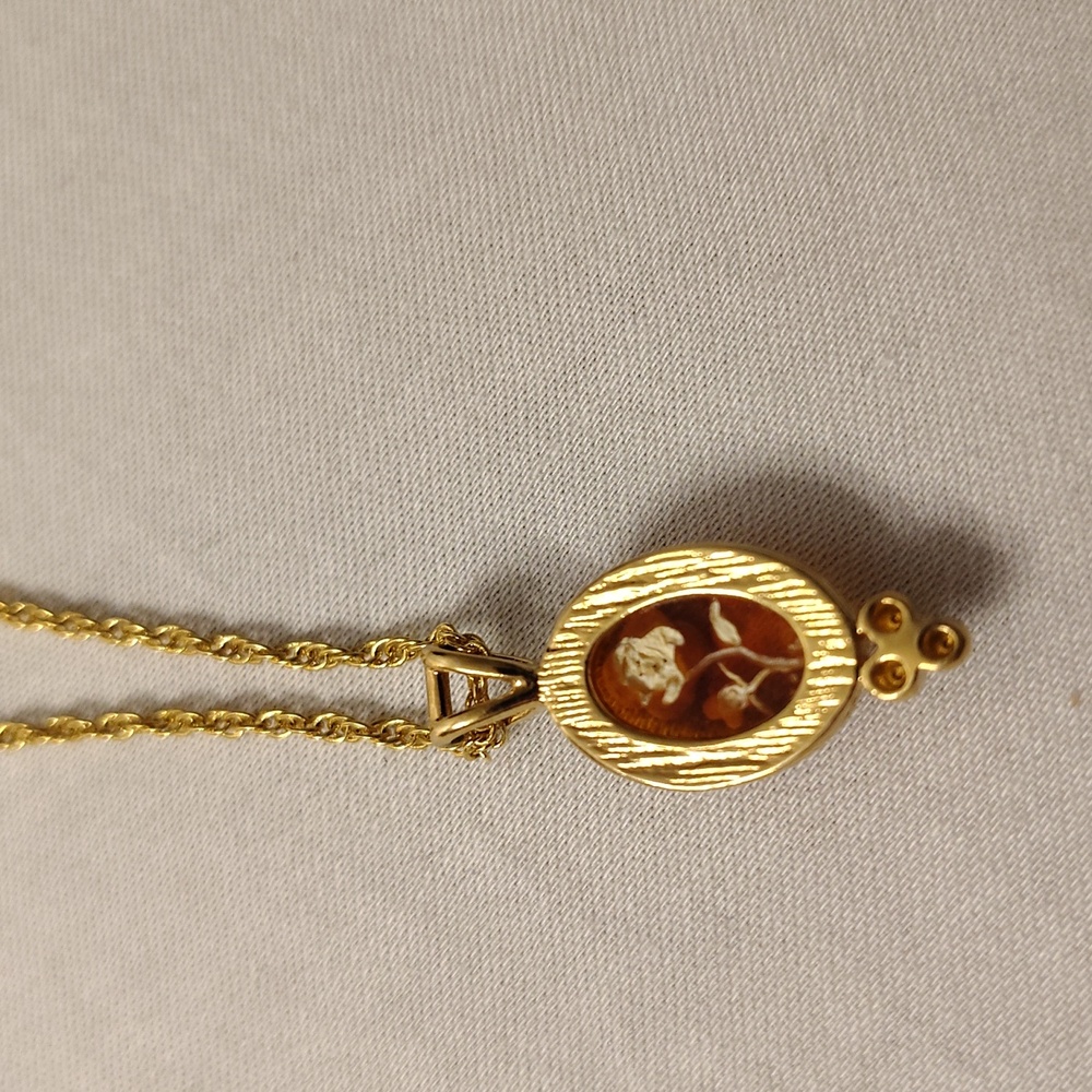 Amber Colored Flower Pendant Necklace - Picture 4 of 5